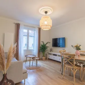 https://t3-rnov-10min-gare-part-dieu-quartier-typique.hotels-rhonealpes.com